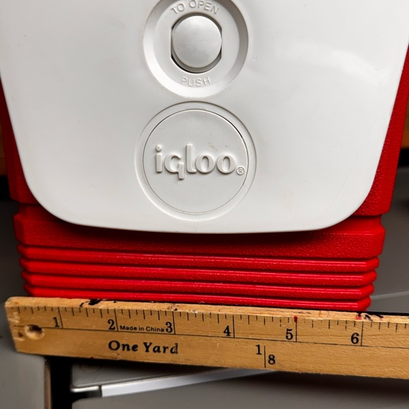 Igloo Playmate Red and White Cooler - Picture 2 of 11